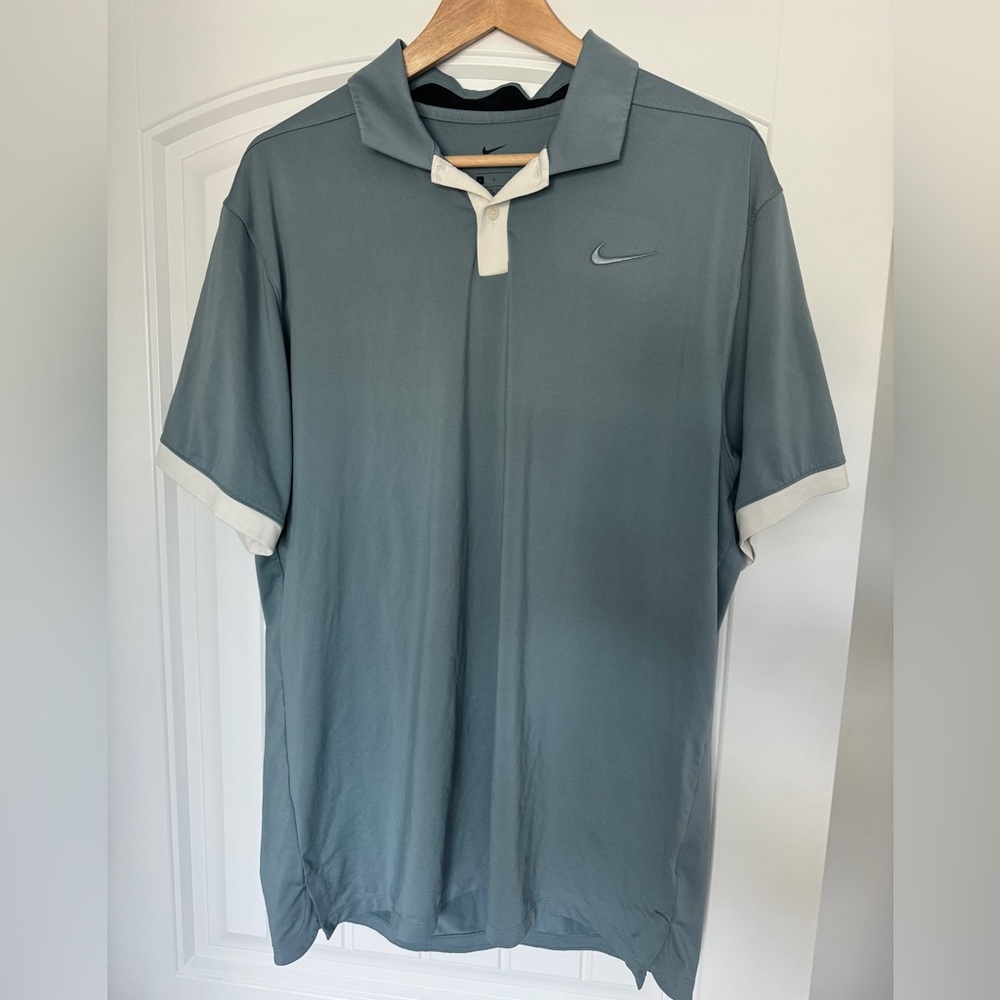 Mens Nike golf shirt large.